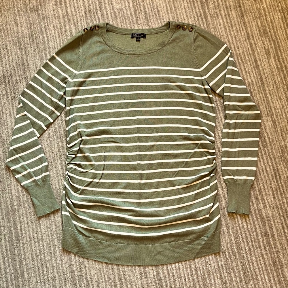 Green and white striped light sweater for maternity wear